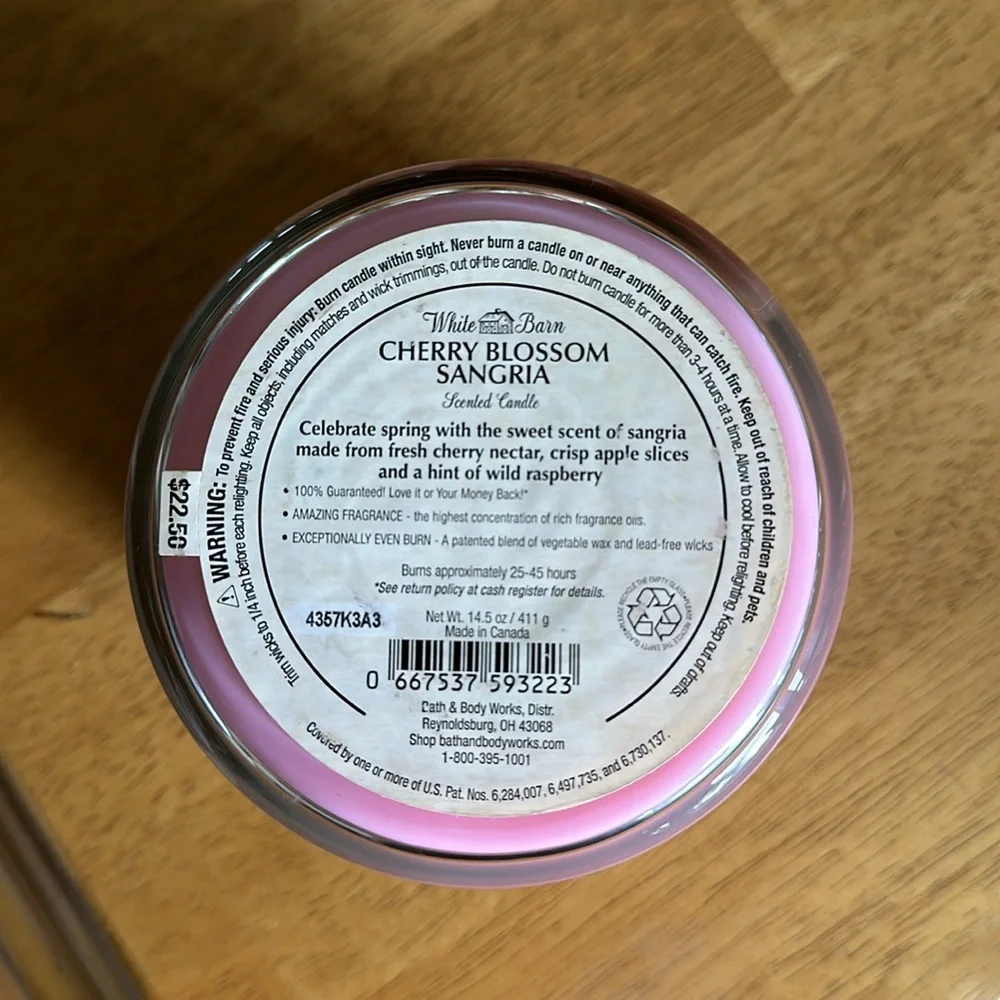 Bath & Bodyworks Cherry Blossom Sangria 3 wick candle - Picture 4 of 4
